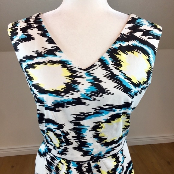 Tahari Bodycon A-Line Dress Size 6 - Picture 2 of 4
